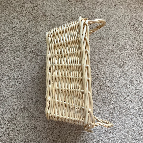 Natural Tan Woven Flat Basket - Picture 4 of 7